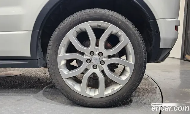 Land Rover Range Rover Evoque 2019 2.0 автомат (гидро), миниатюра 6 Land Rover Range Rover Evoque 2019 2.0 автомат (гидро), миниатюра 6