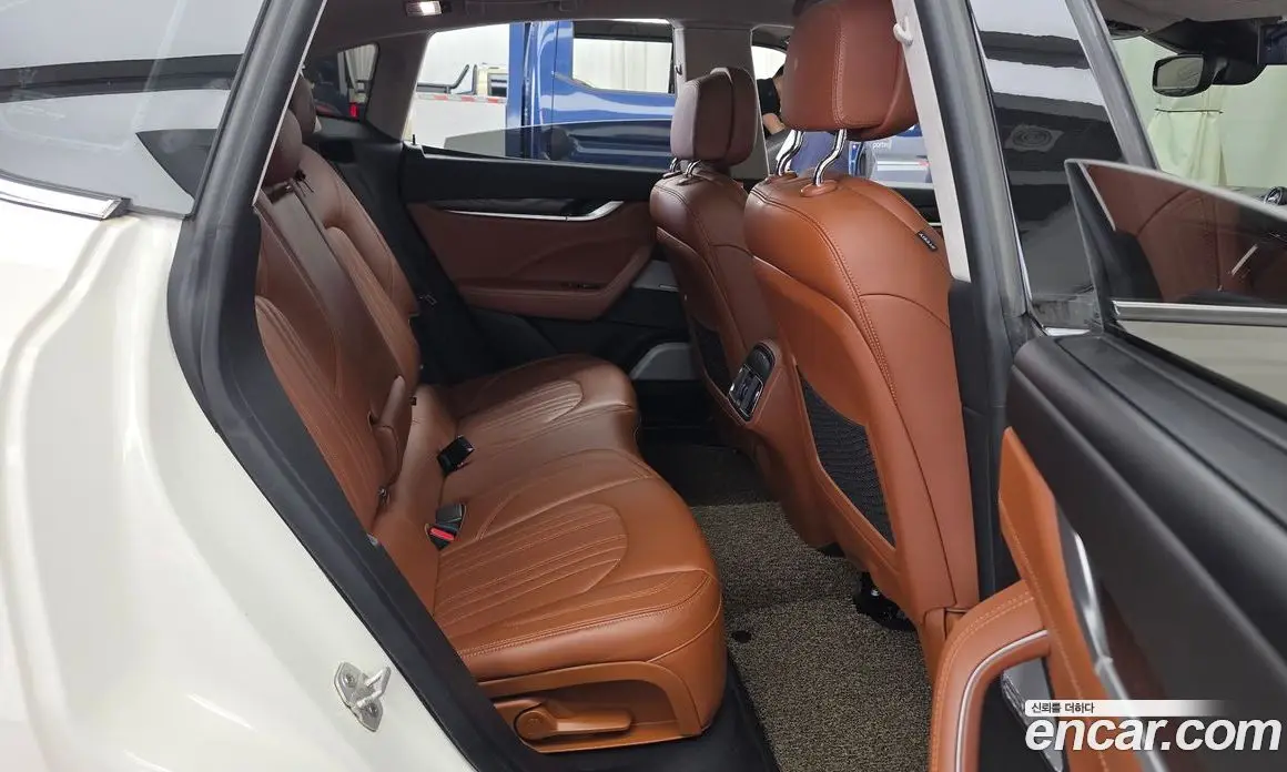 Maserati Levante 2016 3.0 автомат (гидро), фото 12 Maserati Levante 2016 3.0 автомат (гидро), фото 12