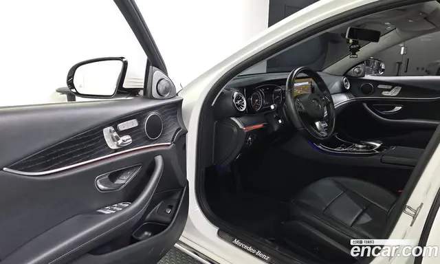 Mercedes-Benz E-Class 2017 2.0 автомат (гидро), миниатюра 10 Mercedes-Benz E-Class 2017 2.0 автомат (гидро), миниатюра 10