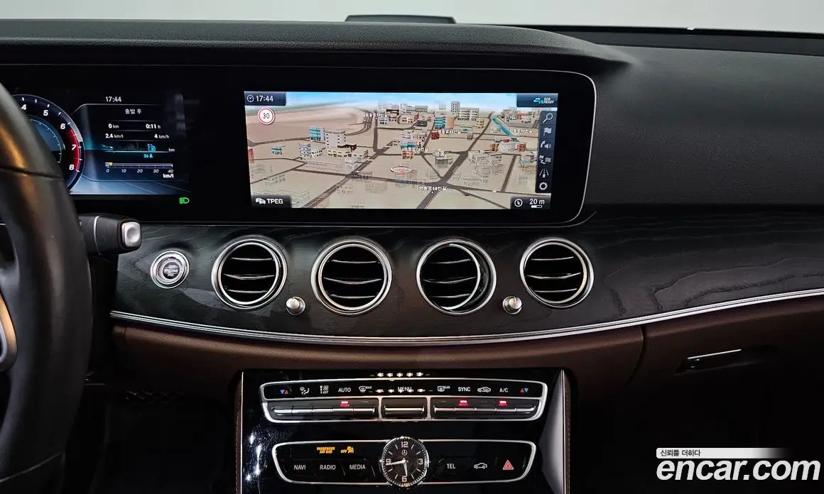 Mercedes-Benz E-Class 2020 2.0 автомат (гидро), фото 18 Mercedes-Benz E-Class 2020 2.0 автомат (гидро), фото 18