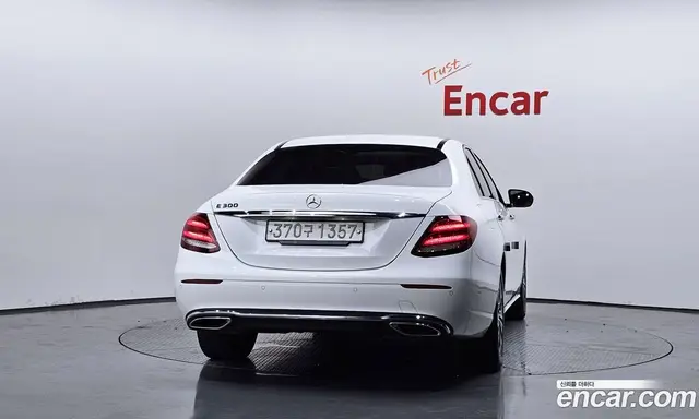 Mercedes-Benz E-Class 2020 2.0 автомат (гидро), миниатюра 4 Mercedes-Benz E-Class 2020 2.0 автомат (гидро), миниатюра 4