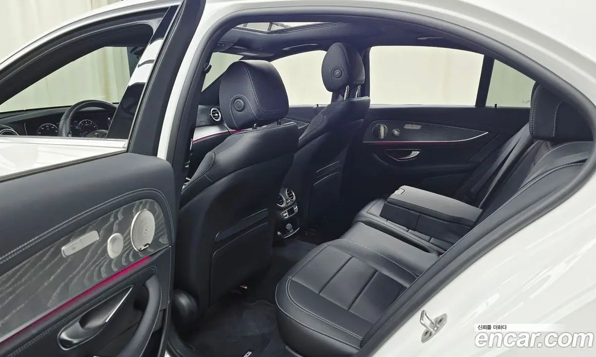Mercedes-Benz E-Class 2022 2.0 автомат (гидро), фото 18 Mercedes-Benz E-Class 2022 2.0 автомат (гидро), фото 18