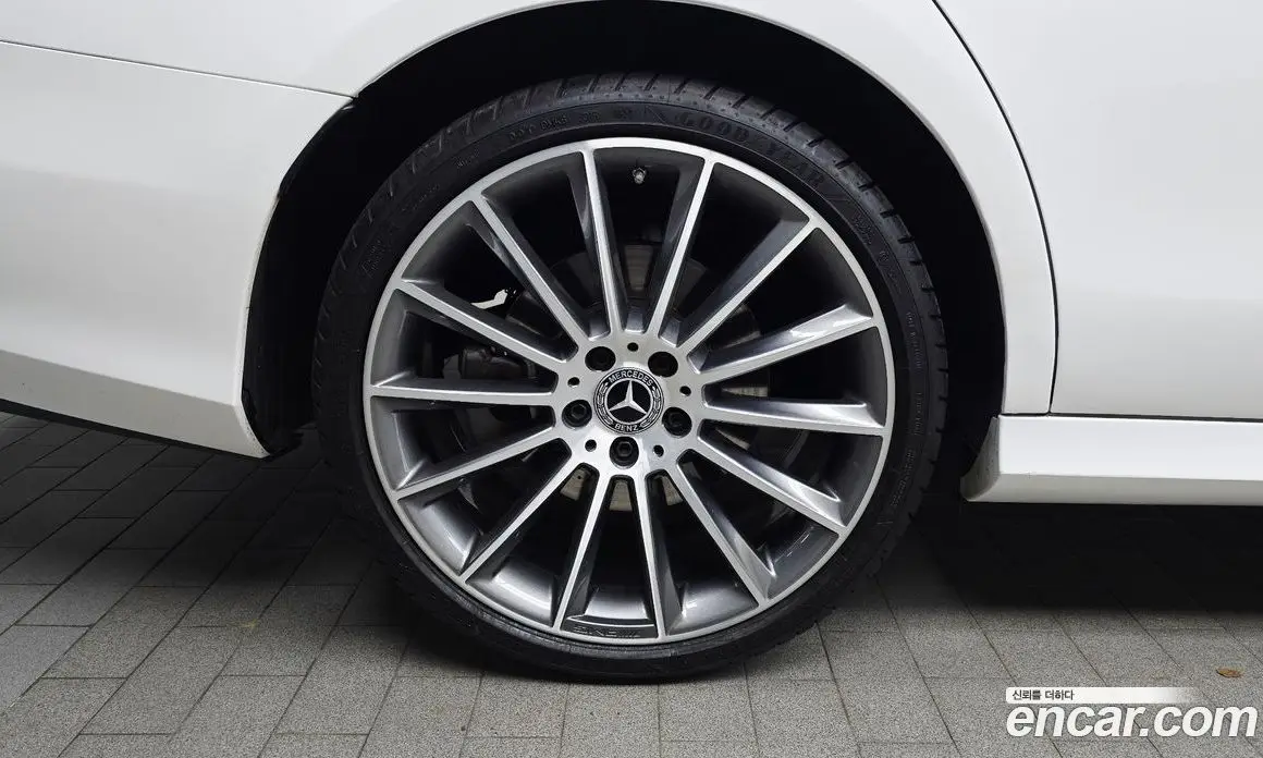 Mercedes-Benz E-Class 2022 2.0 автомат (гидро), фото 5 Mercedes-Benz E-Class 2022 2.0 автомат (гидро), фото 5