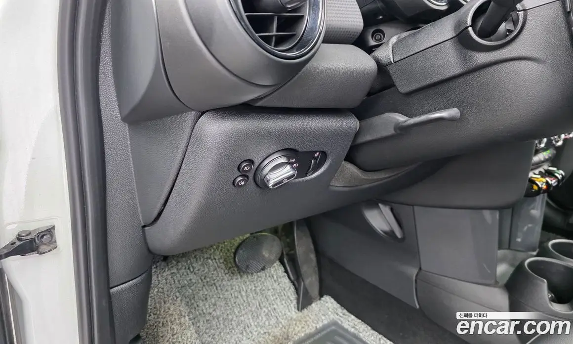 Mini Cooper 2015 1.5 автомат (гидро), фото 18 Mini Cooper 2015 1.5 автомат (гидро), фото 18