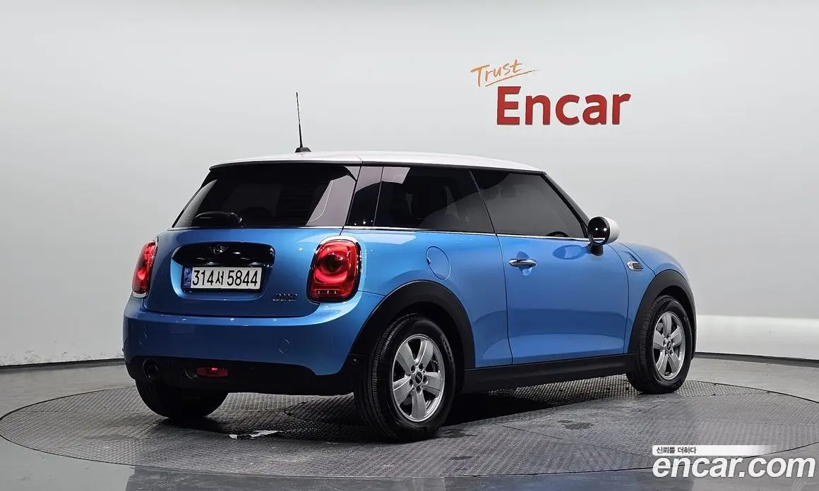 Mini Cooper 2018 1.5 автомат (гидро), фото 1 Mini Cooper 2018 1.5 автомат (гидро), фото 1