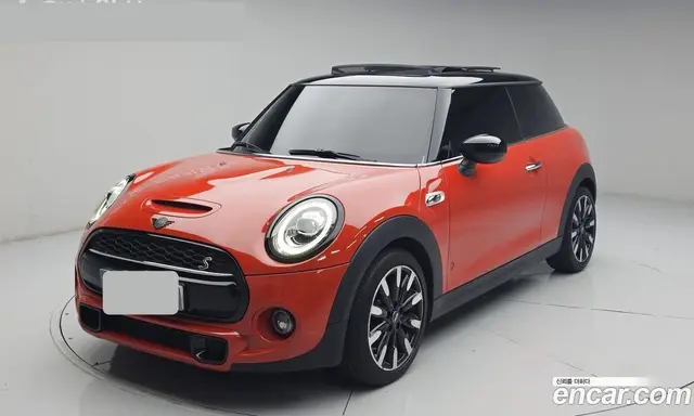 Mini Cooper 2021 2.0 автомат (гидро), миниатюра 1 Mini Cooper 2021 2.0 автомат (гидро), миниатюра 1