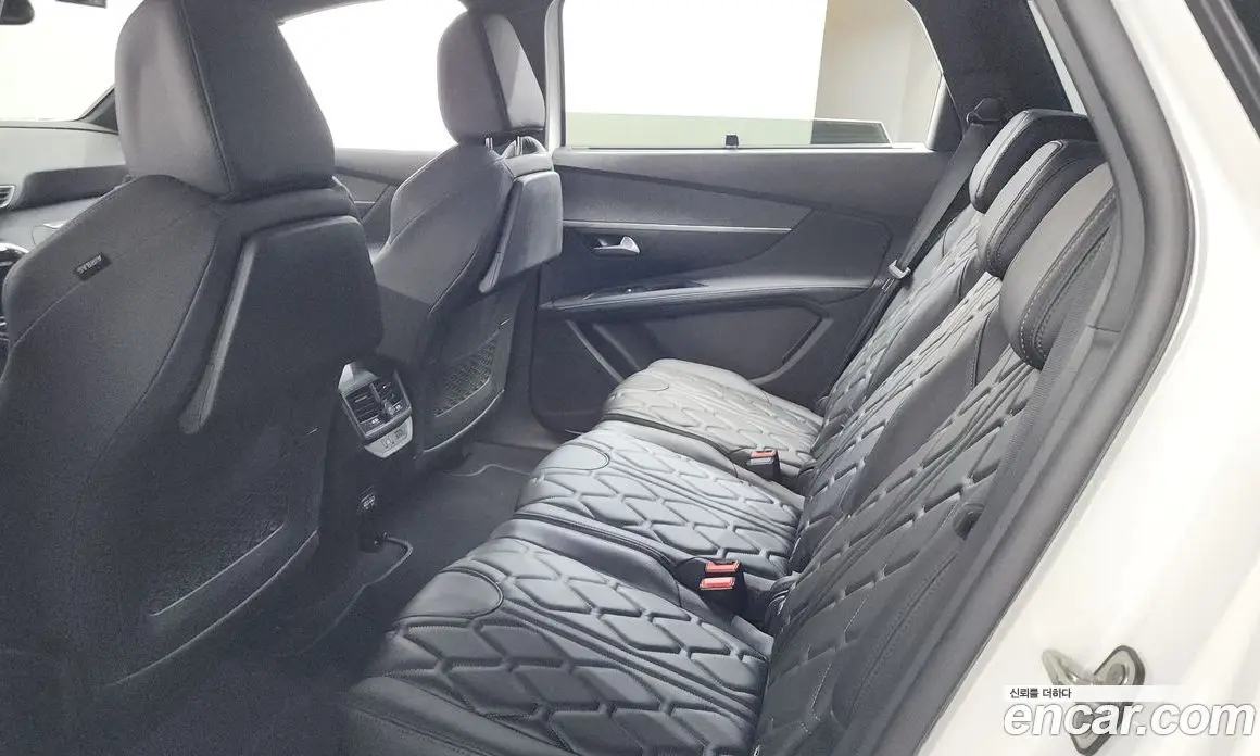 Peugeot 5008 2024 1.2 автомат (гидро), фото 16 Peugeot 5008 2024 1.2 автомат (гидро), фото 16