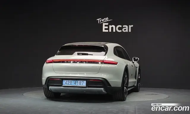 Porsche Taycan 2022 0.1 автомат (гидро), миниатюра 4 Porsche Taycan 2022 0.1 автомат (гидро), миниатюра 4