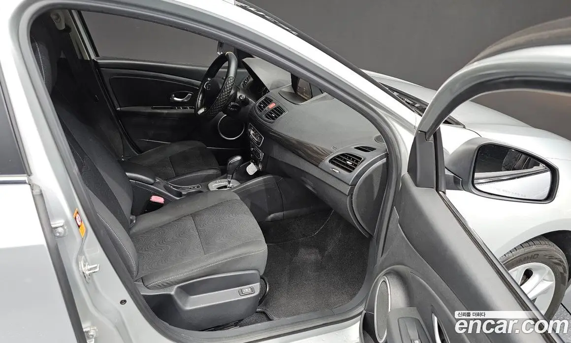 Renault (Samsung) SM3 2014 1.6 автомат (гидро), фото 12 Renault (Samsung) SM3 2014 1.6 автомат (гидро), фото 12