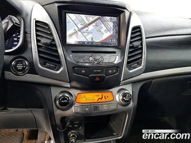 SsangYong Korando 2014 2.0 автомат (гидро), миниатюра 12