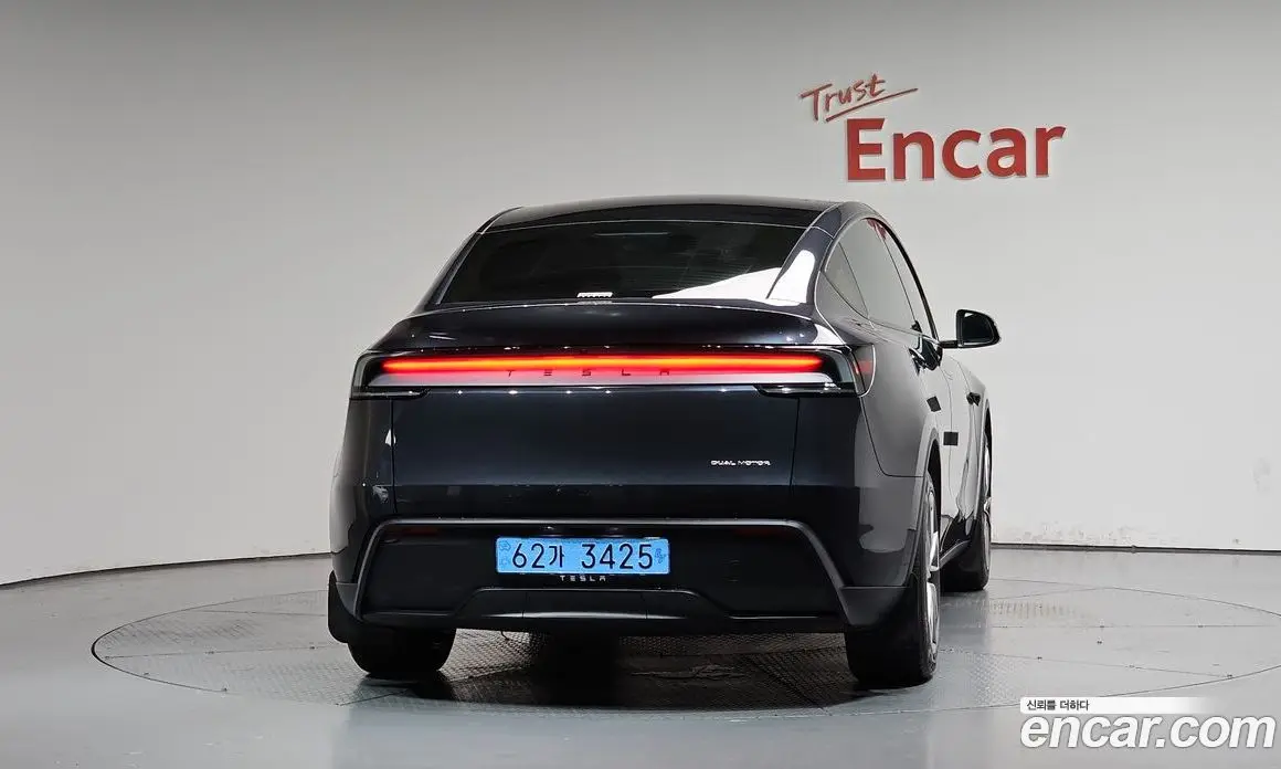 Tesla Model Y 2025 0.2 автомат (гидро), фото 3 Tesla Model Y 2025 0.2 автомат (гидро), фото 3