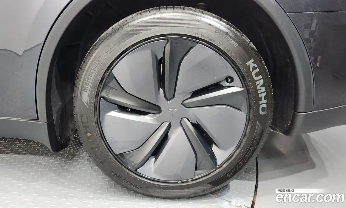 Tesla Model Y 2025 0.2 автомат (гидро), фото 7 Tesla Model Y 2025 0.2 автомат (гидро), фото 7