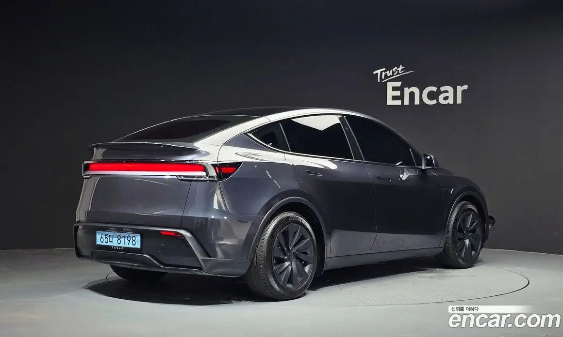 Tesla Model Y 2025 0.2 автомат (гидро), фото 2 Tesla Model Y 2025 0.2 автомат (гидро), фото 2