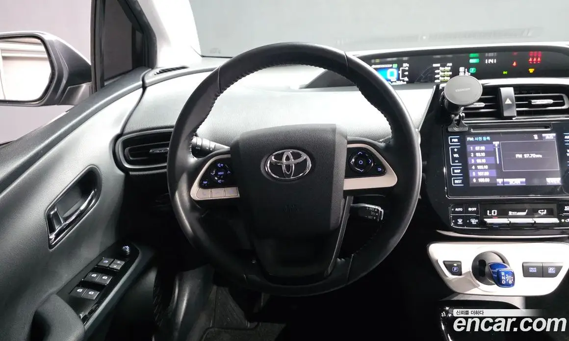 Toyota Prius 2018 1.8 автомат (гидро), фото 12 Toyota Prius 2018 1.8 автомат (гидро), фото 12