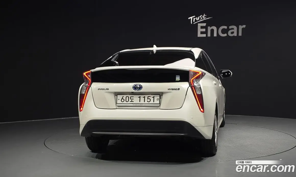 Toyota Prius 2018 1.8 автомат (гидро), фото 4 Toyota Prius 2018 1.8 автомат (гидро), фото 4