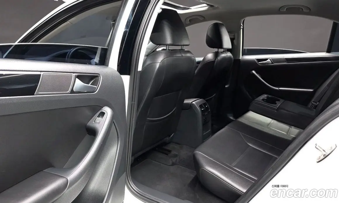 Volkswagen Jetta 2015 2.0 автомат (гидро), фото 11 Volkswagen Jetta 2015 2.0 автомат (гидро), фото 11
