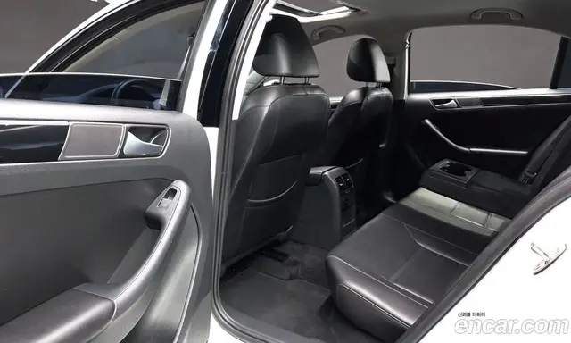 Volkswagen Jetta 2015 2.0 автомат (гидро), миниатюра 11 Volkswagen Jetta 2015 2.0 автомат (гидро), миниатюра 11