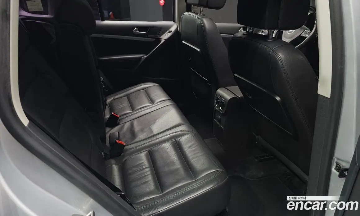 Volkswagen Tiguan 2014 2.0 автомат (гидро), фото 11 Volkswagen Tiguan 2014 2.0 автомат (гидро), фото 11