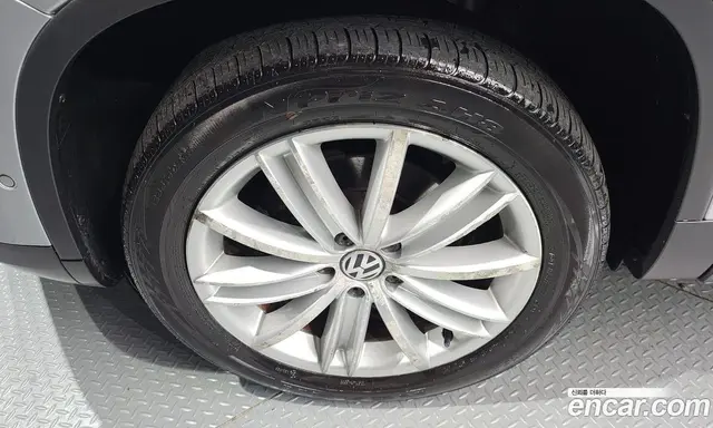 Volkswagen Tiguan 2014 2.0 автомат (гидро), миниатюра 5 Volkswagen Tiguan 2014 2.0 автомат (гидро), миниатюра 5
