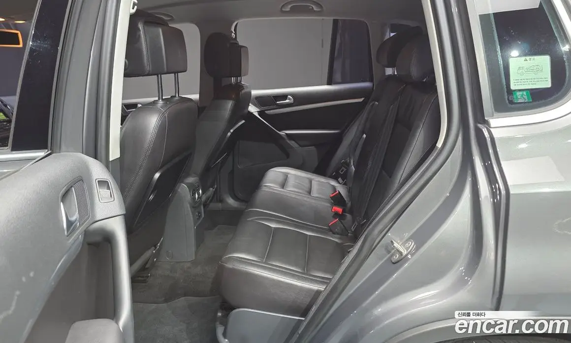 Volkswagen Tiguan 2014 2.0 автомат (гидро), фото 12 Volkswagen Tiguan 2014 2.0 автомат (гидро), фото 12