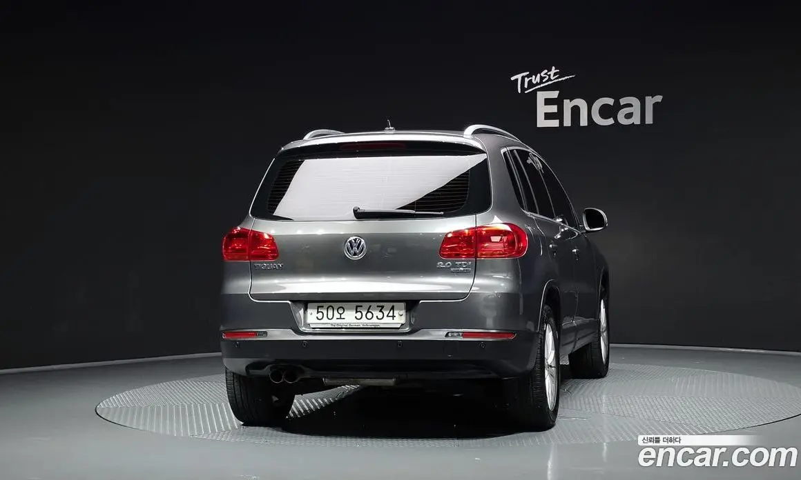 Volkswagen Tiguan 2014 2.0 автомат (гидро), фото 4 Volkswagen Tiguan 2014 2.0 автомат (гидро), фото 4