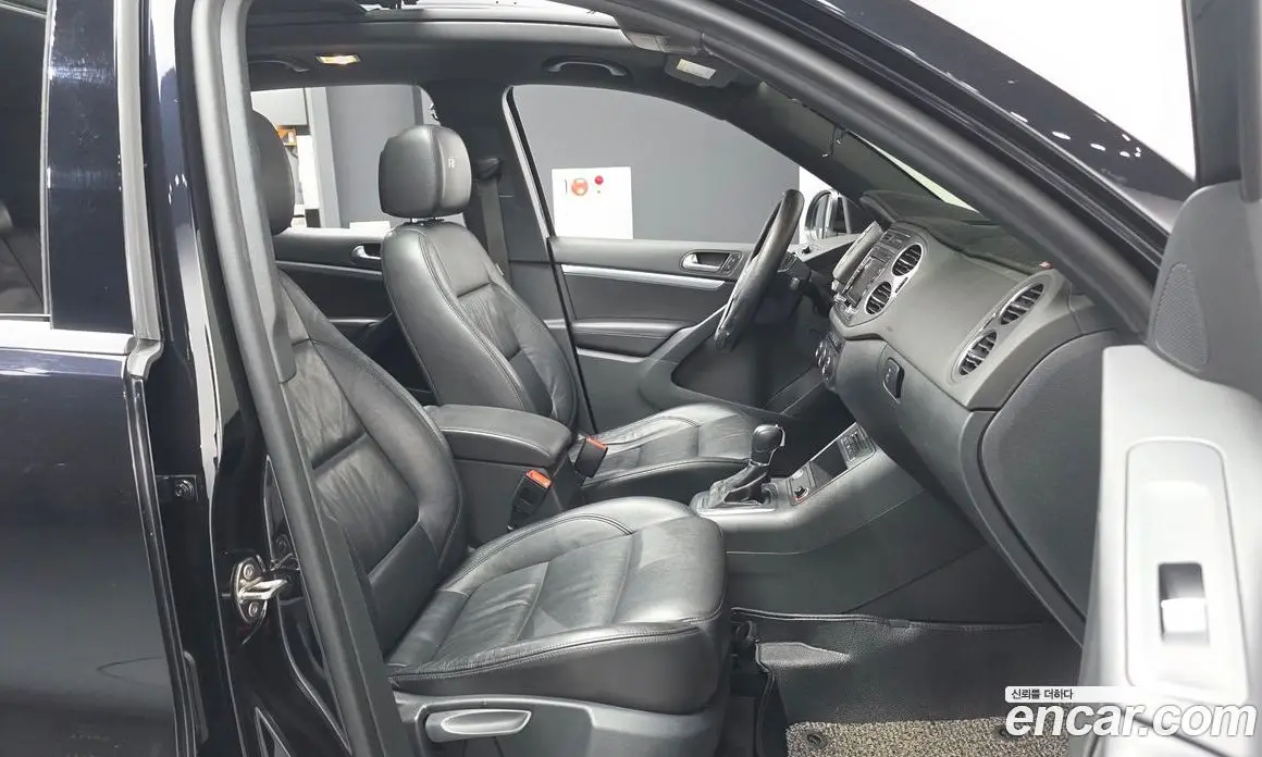 Volkswagen Tiguan 2015 2.0 автомат (гидро), фото 11 Volkswagen Tiguan 2015 2.0 автомат (гидро), фото 11