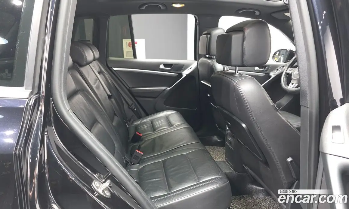 Volkswagen Tiguan 2015 2.0 автомат (гидро), фото 12 Volkswagen Tiguan 2015 2.0 автомат (гидро), фото 12