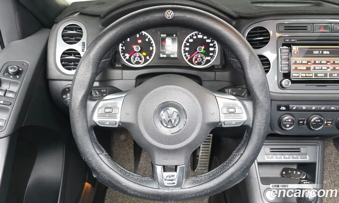 Volkswagen Tiguan 2015 2.0 автомат (гидро), фото 13 Volkswagen Tiguan 2015 2.0 автомат (гидро), фото 13