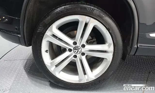 Volkswagen Tiguan 2015 2.0 автомат (гидро), миниатюра 5 Volkswagen Tiguan 2015 2.0 автомат (гидро), миниатюра 5