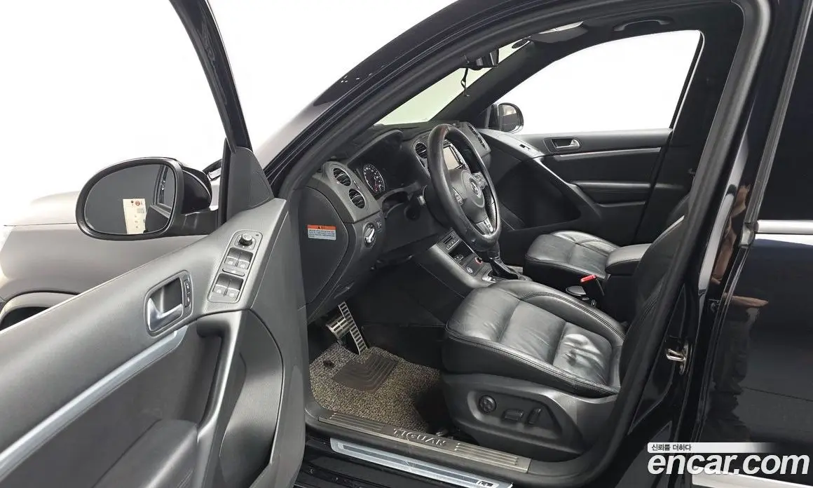 Volkswagen Tiguan 2015 2.0 автомат (гидро), фото 10 Volkswagen Tiguan 2015 2.0 автомат (гидро), фото 10