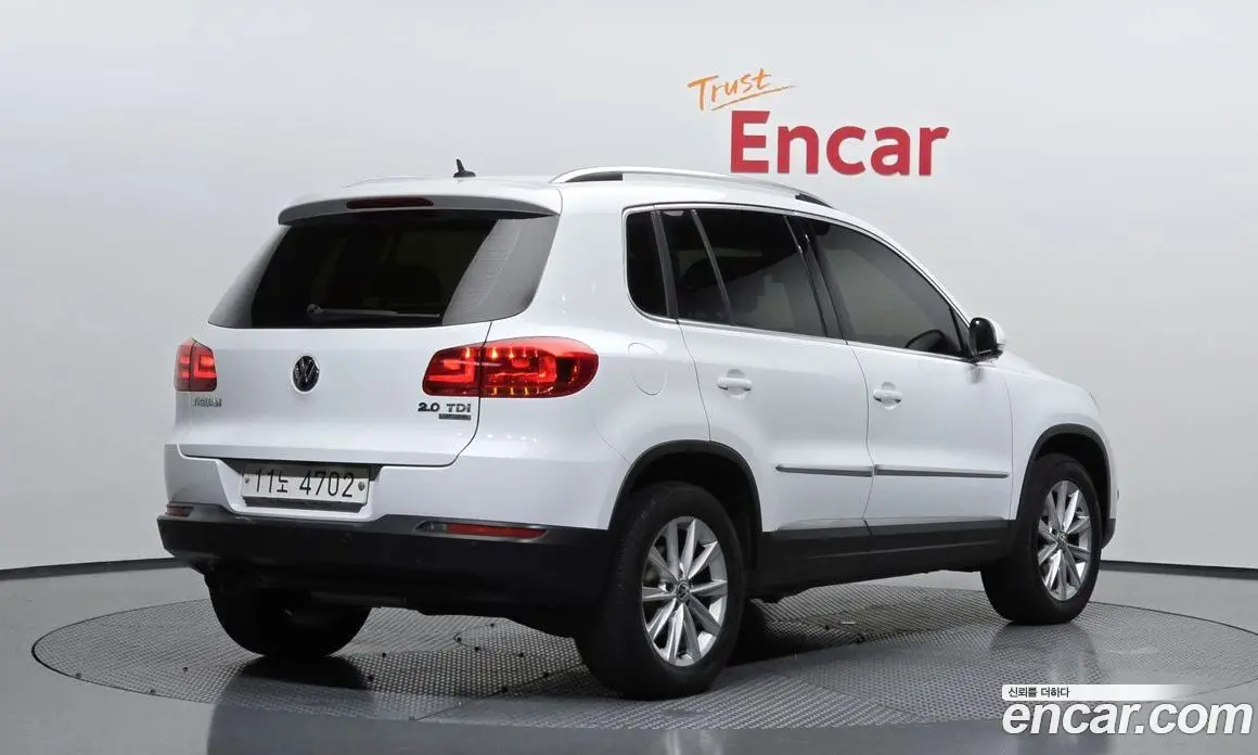 Volkswagen Tiguan 2015 2.0 автомат (гидро), фото 2 Volkswagen Tiguan 2015 2.0 автомат (гидро), фото 2