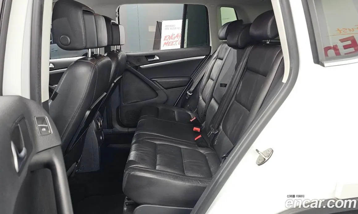 Volkswagen Tiguan 2015 2.0 автомат (гидро), фото 12 Volkswagen Tiguan 2015 2.0 автомат (гидро), фото 12