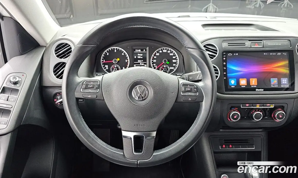 Volkswagen Tiguan 2015 2.0 автомат (гидро), фото 13 Volkswagen Tiguan 2015 2.0 автомат (гидро), фото 13