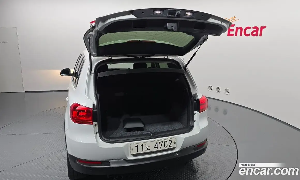 Volkswagen Tiguan 2015 2.0 автомат (гидро), фото 17 Volkswagen Tiguan 2015 2.0 автомат (гидро), фото 17