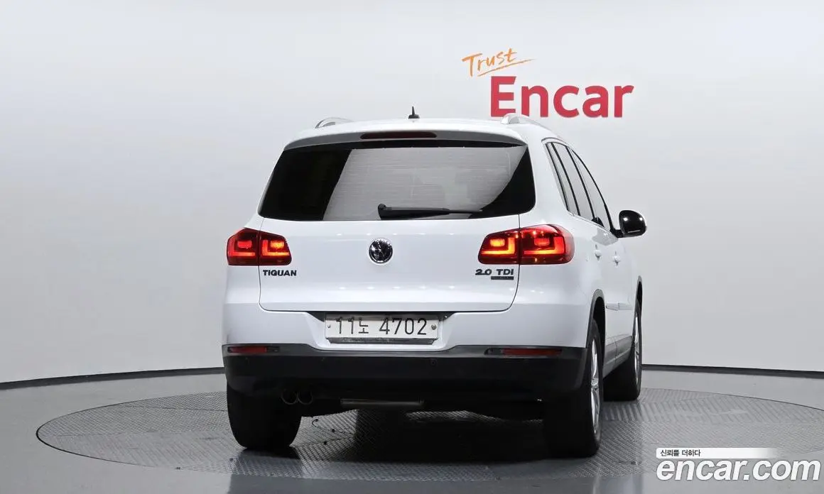 Volkswagen Tiguan 2015 2.0 автомат (гидро), фото 4 Volkswagen Tiguan 2015 2.0 автомат (гидро), фото 4
