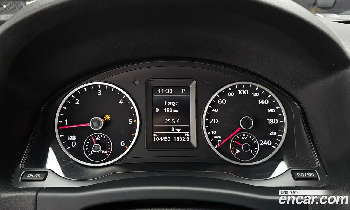 Volkswagen Tiguan 2015 2.0 автомат (гидро), фото 8 Volkswagen Tiguan 2015 2.0 автомат (гидро), фото 8