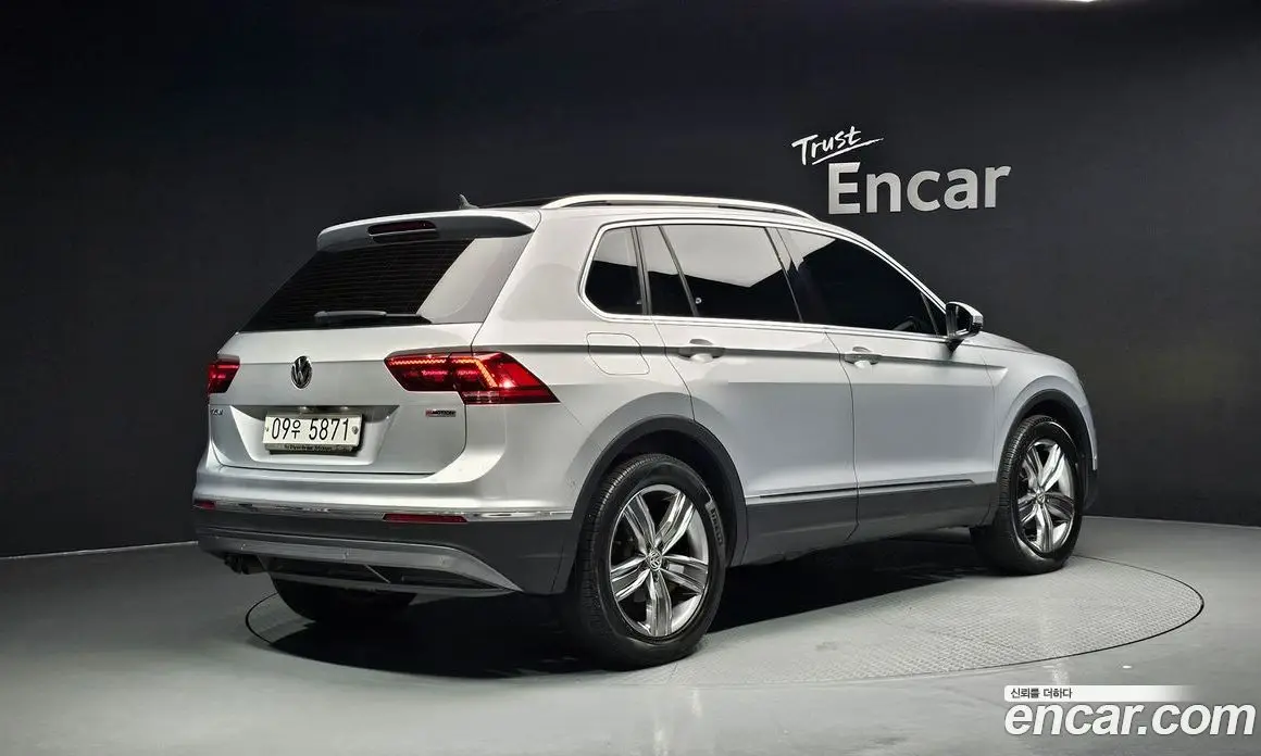 Volkswagen Tiguan 2018 2.0 автомат (гидро), фото 2 Volkswagen Tiguan 2018 2.0 автомат (гидро), фото 2