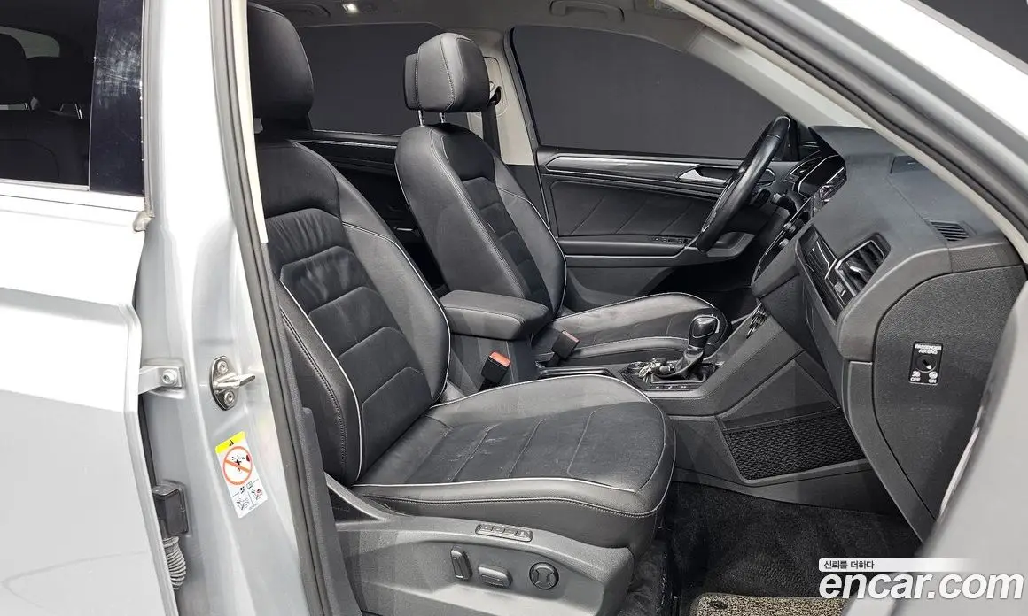 Volkswagen Tiguan 2018 2.0 автомат (гидро), фото 17 Volkswagen Tiguan 2018 2.0 автомат (гидро), фото 17
