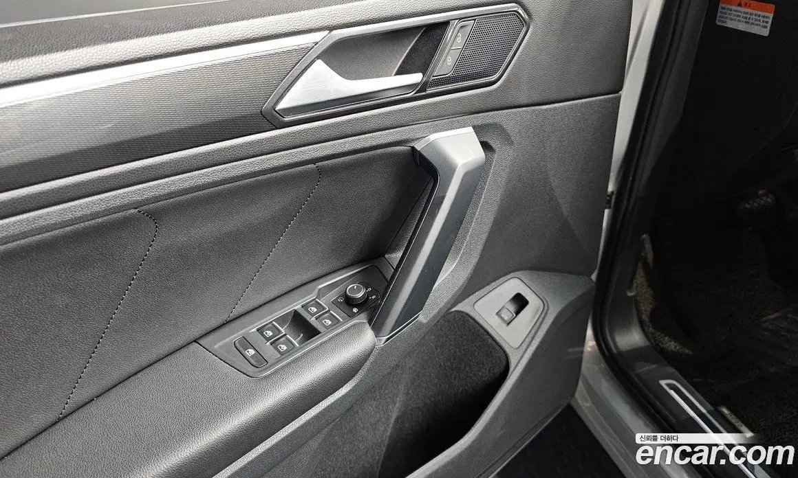 Volkswagen Tiguan 2018 2.0 автомат (гидро), фото 27 Volkswagen Tiguan 2018 2.0 автомат (гидро), фото 27
