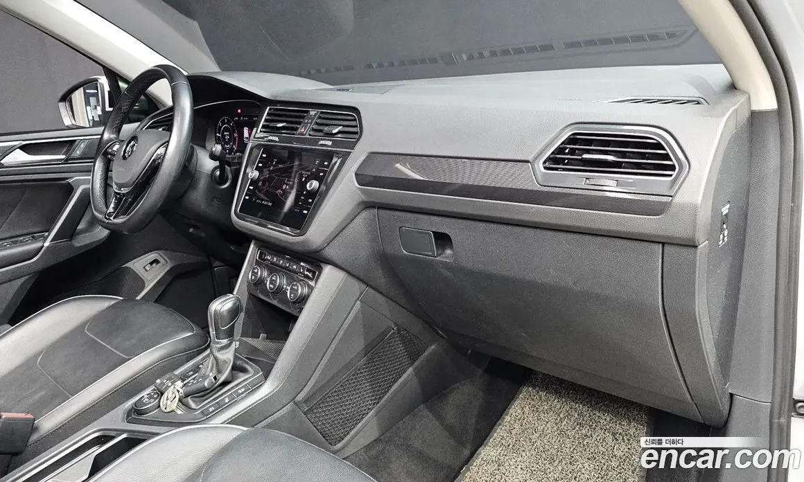 Volkswagen Tiguan 2018 2.0 автомат (гидро), фото 30 Volkswagen Tiguan 2018 2.0 автомат (гидро), фото 30