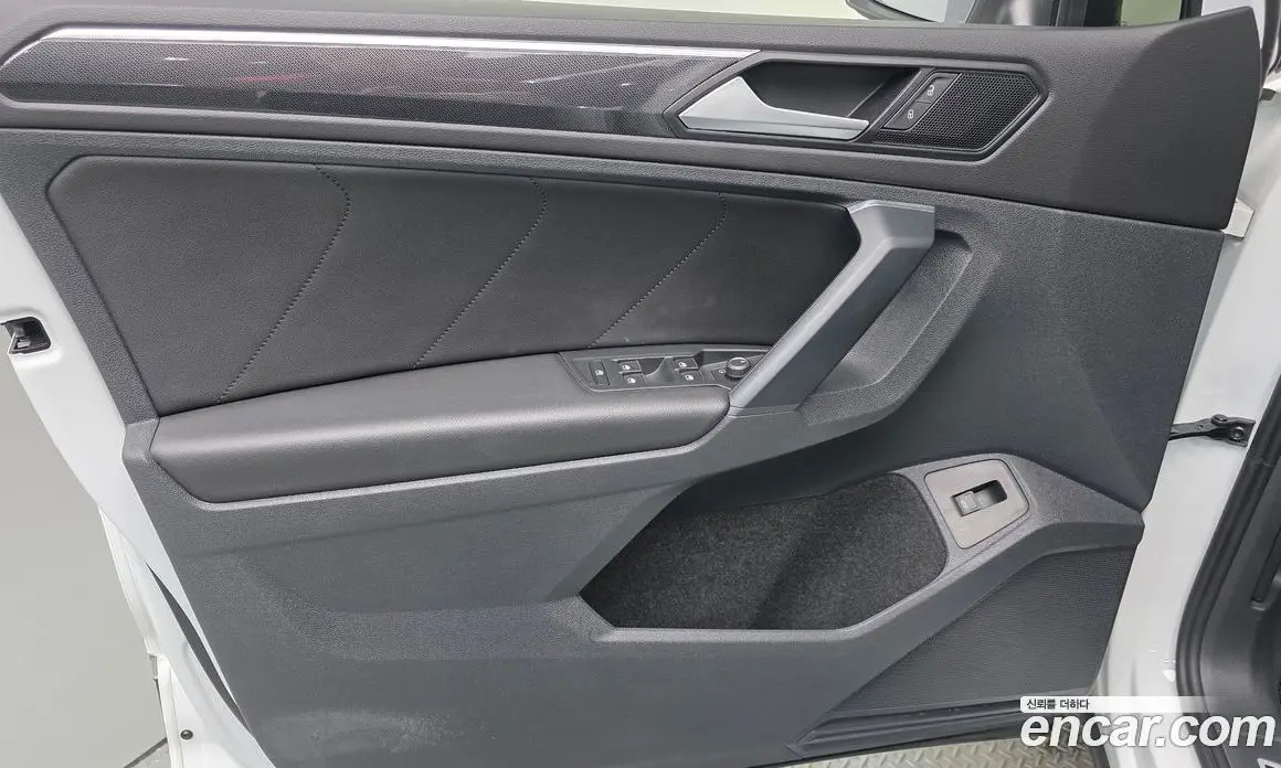 Volkswagen Tiguan 2023 2.0 автомат (гидро), фото 14 Volkswagen Tiguan 2023 2.0 автомат (гидро), фото 14