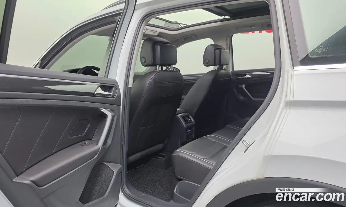 Volkswagen Tiguan 2023 2.0 автомат (гидро), фото 23 Volkswagen Tiguan 2023 2.0 автомат (гидро), фото 23