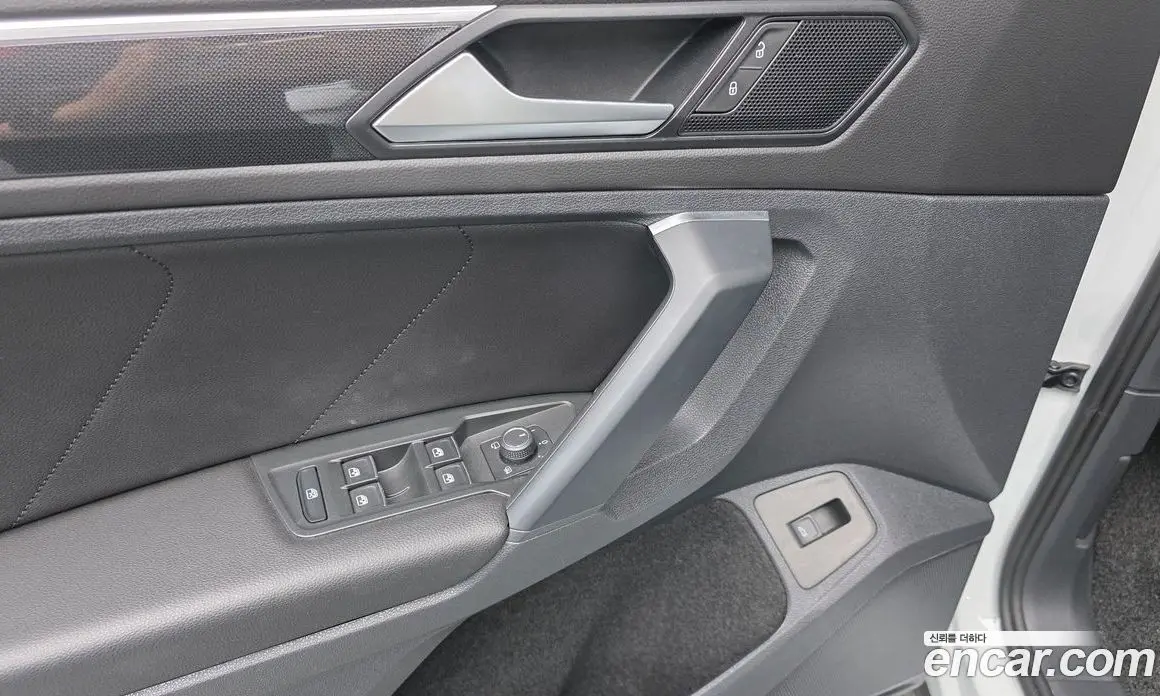 Volkswagen Tiguan 2023 2.0 автомат (гидро), фото 29 Volkswagen Tiguan 2023 2.0 автомат (гидро), фото 29