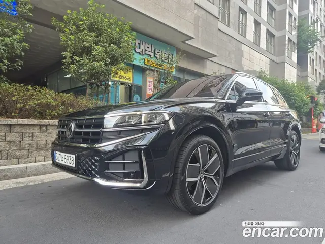 Volkswagen Touareg 2026 3.0 автомат (гидро), миниатюра 1 Volkswagen Touareg 2026 3.0 автомат (гидро), миниатюра 1