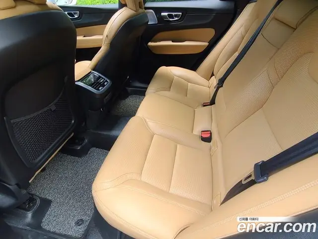 Volvo XC60 2018 2.0 автомат (гидро), миниатюра 11 Volvo XC60 2018 2.0 автомат (гидро), миниатюра 11
