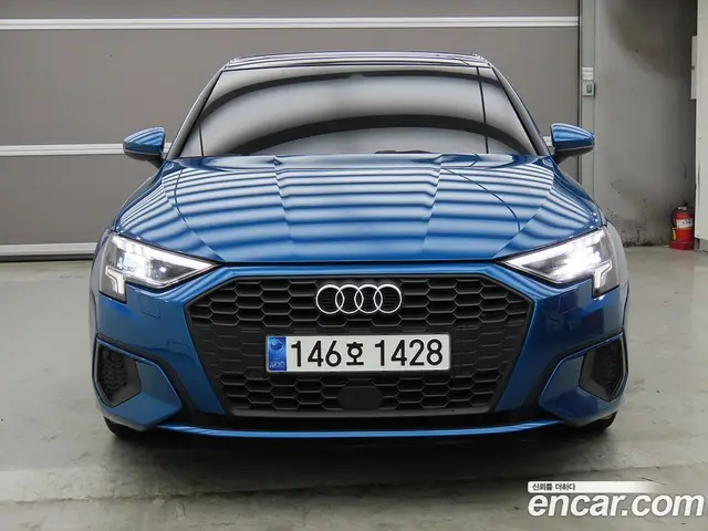 Audi A3 2023 2.0 автомат (гидро), миниатюра 2 Audi A3 2023 2.0 автомат (гидро), миниатюра 2