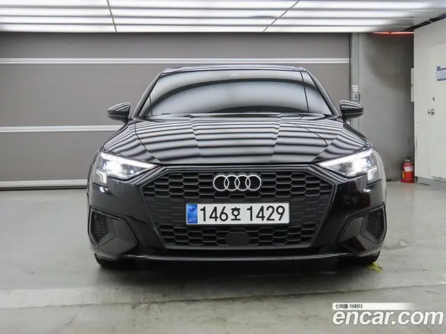 Audi A3 2023 2.0 автомат (гидро), миниатюра 2 Audi A3 2023 2.0 автомат (гидро), миниатюра 2
