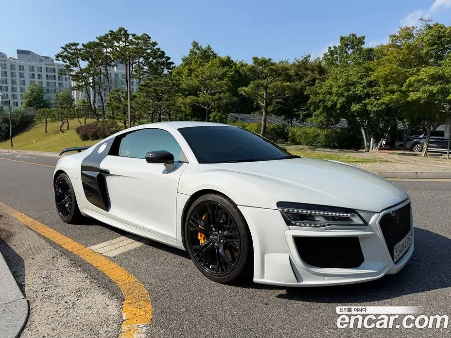 Audi R8 2014 5.2 автомат (гидро), фото 2 Audi R8 2014 5.2 автомат (гидро), фото 2