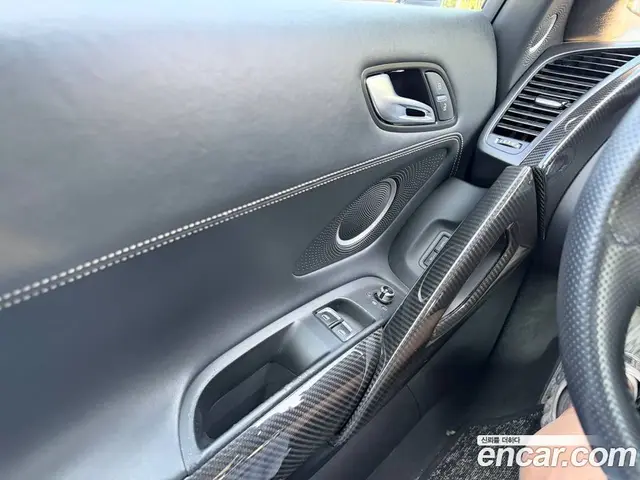 Audi R8 2014 5.2 автомат (гидро), миниатюра 10 Audi R8 2014 5.2 автомат (гидро), миниатюра 10