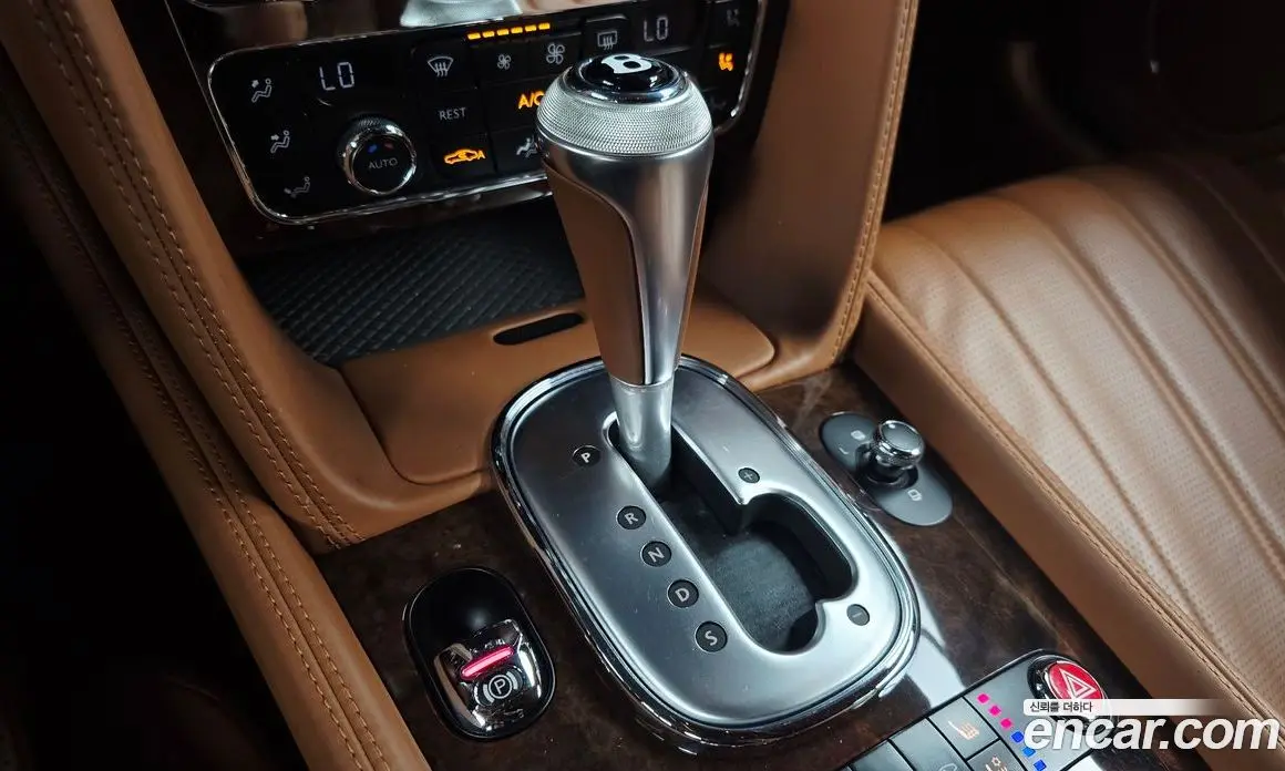 Bentley Flying Spur 2014 4.0 автомат (гидро), фото 11 Bentley Flying Spur 2014 4.0 автомат (гидро), фото 11